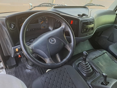 Atego 2425 Reduzido 3-eixos Caçamba