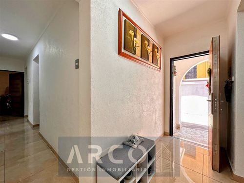 Casa Remodelada 3 Dorm. 313 M2 En Jd Cañas. Ñuñoa.