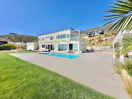 Sólida Casa En Venta Con Preciosas Vistas Al Mar, Zapallar