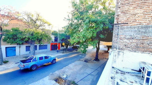 Casa 2 Dormitorios Cochera Doble O Local Con Depósito Jardín Terraza En Venta