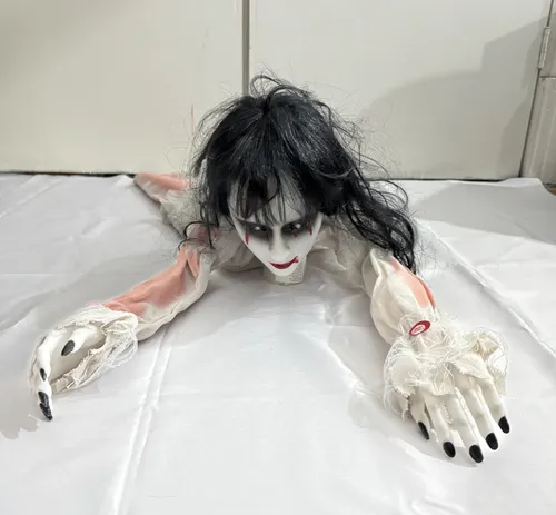Muñeco zombie sale