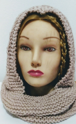 Imagen 4 de 9 de Cuello Capucha Dama