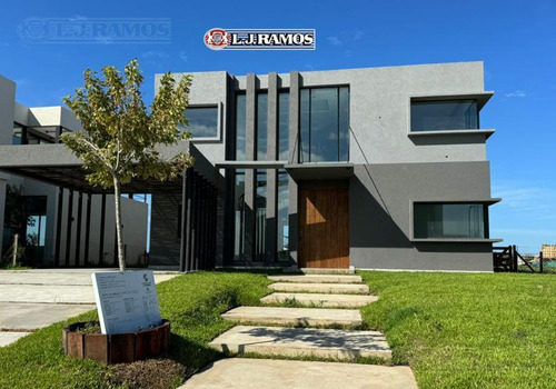 Casa En Venta En El Barrio Costas, Puertos / Escobar