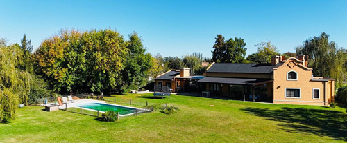 Casa En Venta, Terreno Media Hectárea En Manzanares, La Escondida
