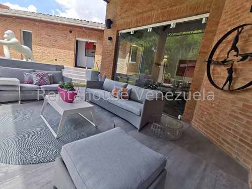Hermosa Casa De 1 Nivel En Venta Ubicada En La Lagunita Country Club 25-7758