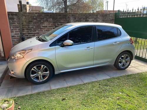 Peugeot 208 1.5 Allure Touchscreen 2014