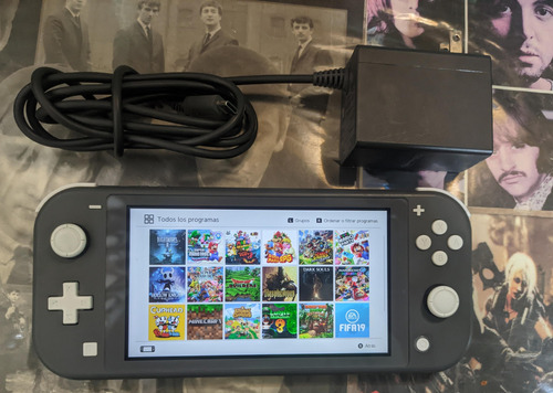 Nintendo Lite Con Magia 128 Gb Con Cargador Original Gris (Usado)