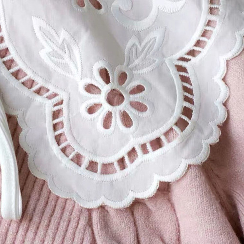 . Cuello Falso De Estilo Francés Ahueca Hacia Fuera La