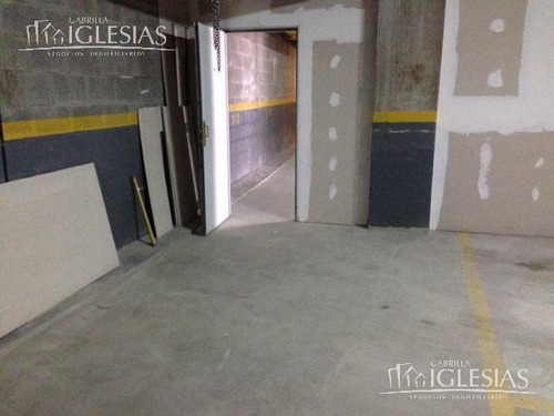 Imagen 3 de 10 de Cochera Subterranea Cubierta Cerrada Dos Autos En Alquiler