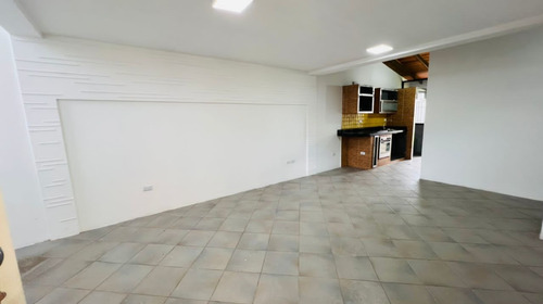 Imagen 11 de 14 de Casa Urb Exclusiva Gabriela Country, Sector Castellana. Adlz