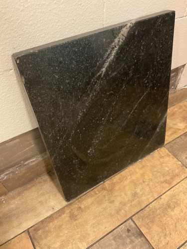 Mesada De Granito Negro Veteado Gris 50x45.3 Cm Pulido Boedo Negro (Usado)