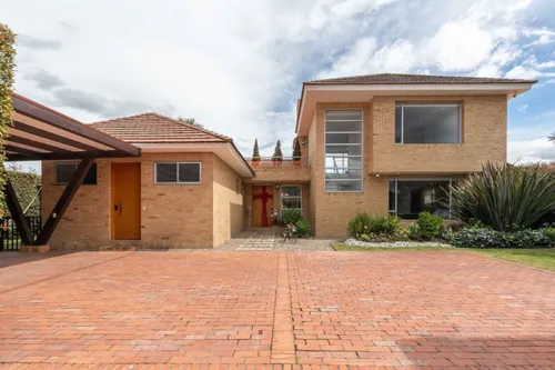 Casa En Arriendo/venta En Canelon. Cod A20472