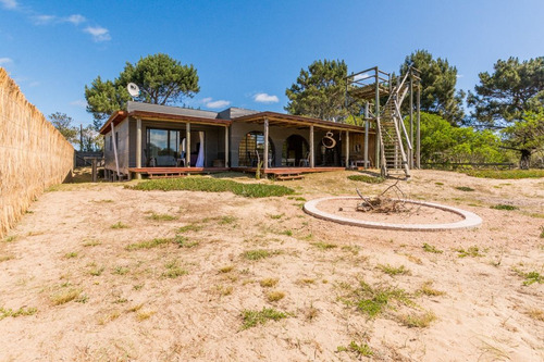 Petit Hotel En Arena De Jose Ignacio (ref: Atm-6839)