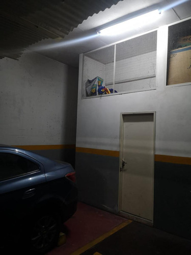 Cochera En Excelente Ubicación Con Baulera