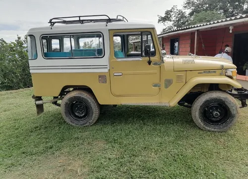 Toyota Land Cruiser 4.2 Fj43