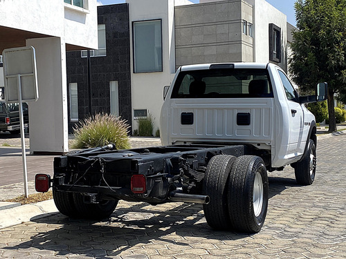 RAM 4000 5.7 Chasis Cabina Pl 4x2 Mt
