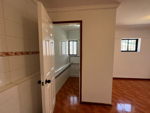 Casa 3d 1b En Primer Piso Cerro Monjas Valparaíso