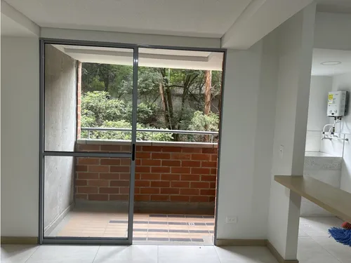 Venta De Apartamento En Itagui Con Vista A La Reserva