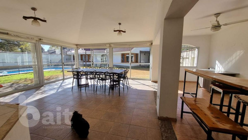Imagen 28 de 30 de Venta Casa En Villa Belgrano, 4 Dormitorios Y 5 Baños Con Gran Parque!!
