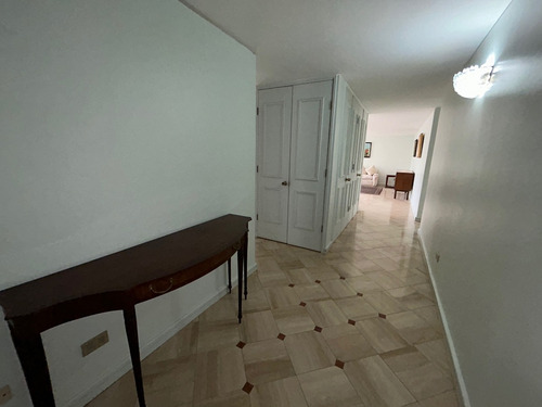 Metro El Golf, 3dorm.+3baños + 2estac +1bod. -amoblado Codjc