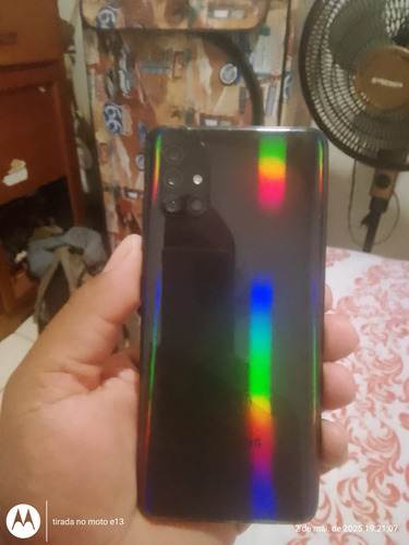 Vendo Um Celular A51 Com A Função Nfc