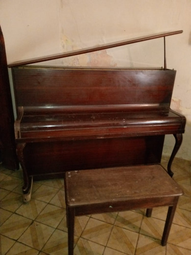 Piano Hofmann Requiere Reparación 