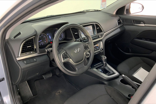 Imagen 14 de 25 de Hyundai Elantra 4 Pts Limited Tech, 20l, Ta, A/ac Aut, Pie