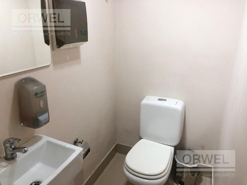 Imagen 12 de 20 de 75 M2 En Excelente Edificio En Esquina! Opción Con O Sin Renta !!!