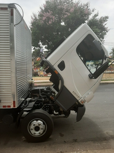 Mercedes-benz Accelo 1016 No Baú