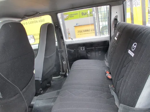 Mazda B2000 2.0
