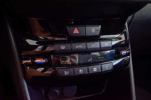 Imagem 5 de 14 de Peugeot 2008 Griffe 1.6 Automatico 2020
