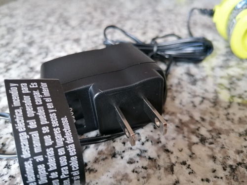 Cargador Ryobi Portátil De 18 Voltios Modelo P119 (Usado)