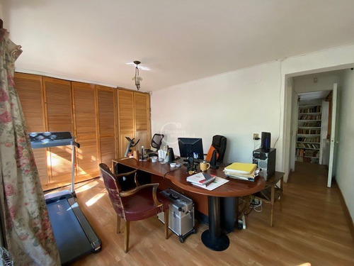 Casa En Venta De 5 Dorm. En Lo Barnechea
