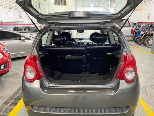 Imagen 9 de 14 de Chevrolet Aveo Lt 3p