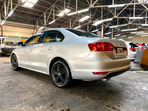 Volkswagen Vento 2.5 Luxury 170cv