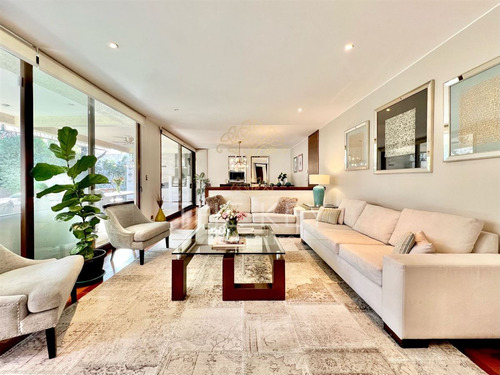 Casa En Arriendo De 5 Dorm. En Las Condes