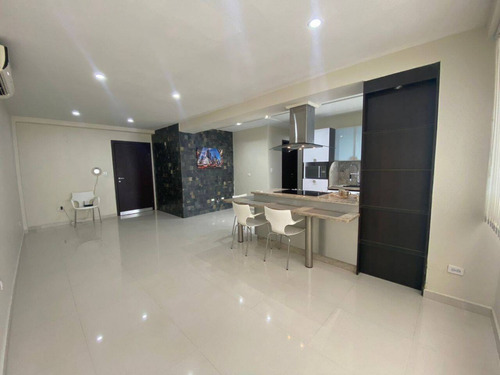 Imagen 3 de 15 de Apartamento En Alquiler, Resd. Omega, El Parral, Valencia 166450 Andres Peña