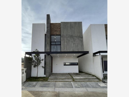 Imagen 1 de 12 de Casa Sola En Venta Real Madeira