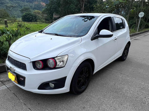 Chevrolet Sonic 1.6 Lt 5 p