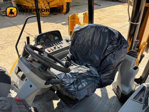 Retroexcavadora Cat 450 F
