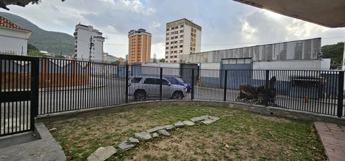 Casa Comercial En El Paraíso Avenida Loira