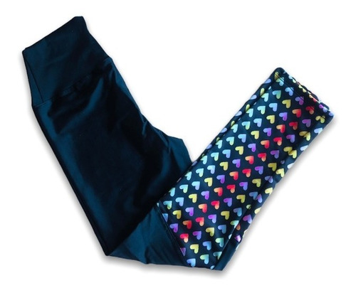 Imagen 2 de 5 de Calza Deportiva Lycra Negra Con Corazones Mama Bchic