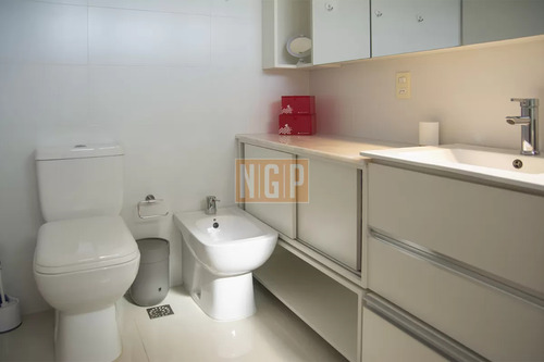 Apartamento En Venta En Torre Esmeralda De 3 Dormitorios , En Punta Del Este