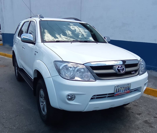 Imagen 1 de 10 de Toyota Fortuner Sr5