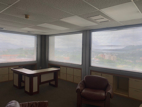 Ym Comoda Oficina De 260 M2 En Santa Paula