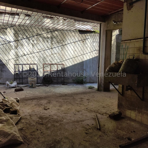 Local Comercial En Alquiler, Petare #24-12595