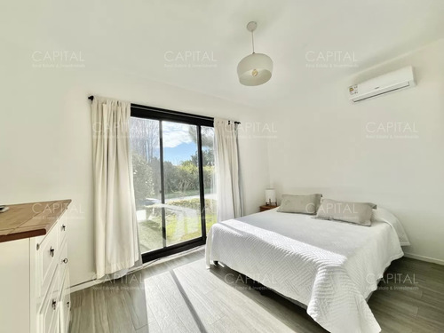 Casa De 3 Dormitorios En Barrio Privado, Zona Colegios .