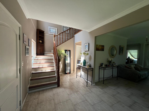 Casa En Venta En Los Jazmines, Pilar Del Este, Pilar