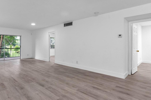 Departamento En Venta - 2 Dormitorios 2 Baños - 104mts2 - Lauderhill, Florida, Usa