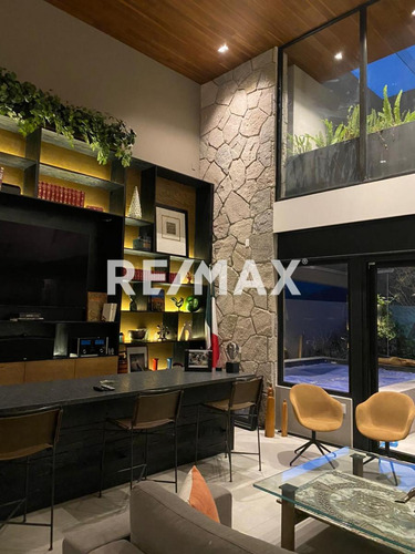 Casa En Venta En Condominio Altozano